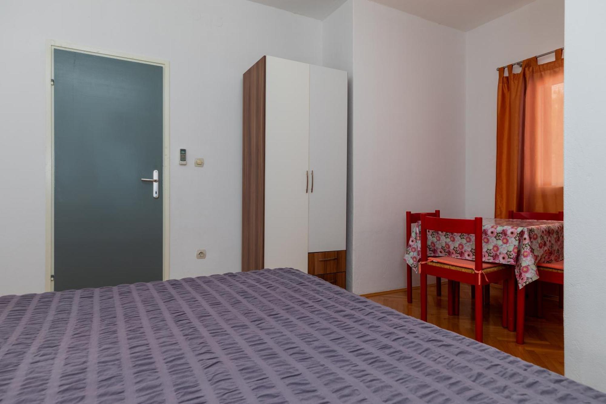 Apartments By The Sea Lokva Rogoznica, Omis - 18638 Room photo